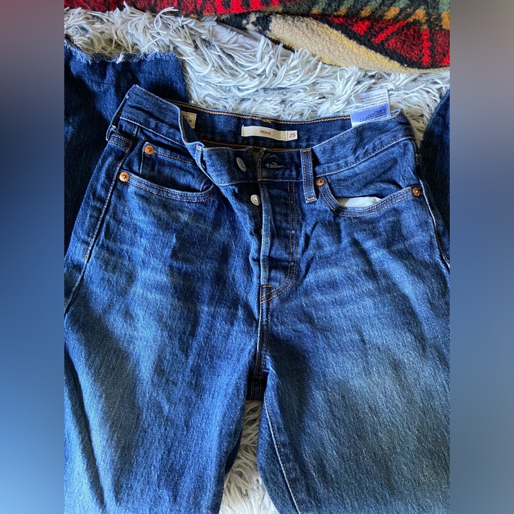 Levi Wedgie Jeans size 25